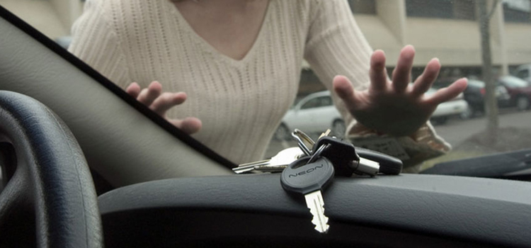 vehicle lockout service Salida